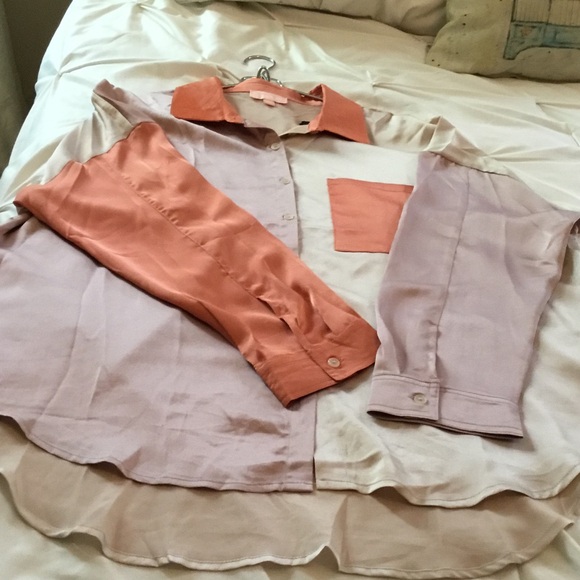 Colorblock Button-Up Blouse - Picture 3 of 5